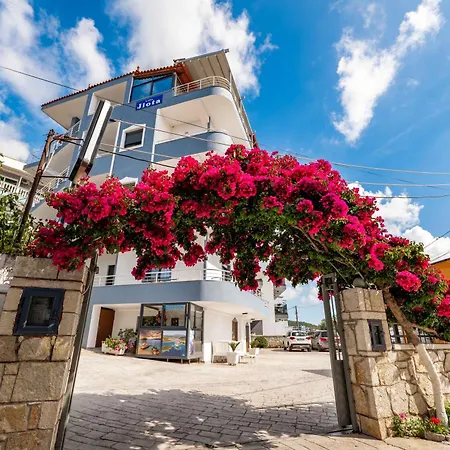 Jiota Aparthotel Ksamil