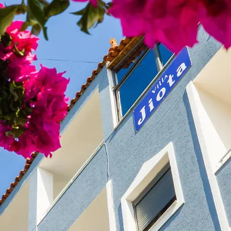 Ξενοδοχείο με διαμερίσματα Jiota Εξαμίλιο